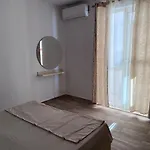 Floor * Velipojë